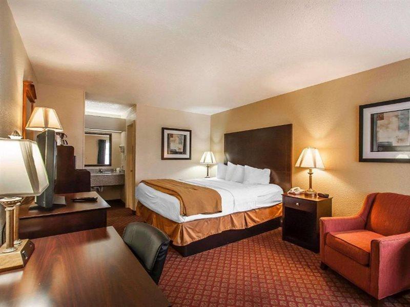 Covington Quality Inn & Suites מראה חיצוני תמונה
