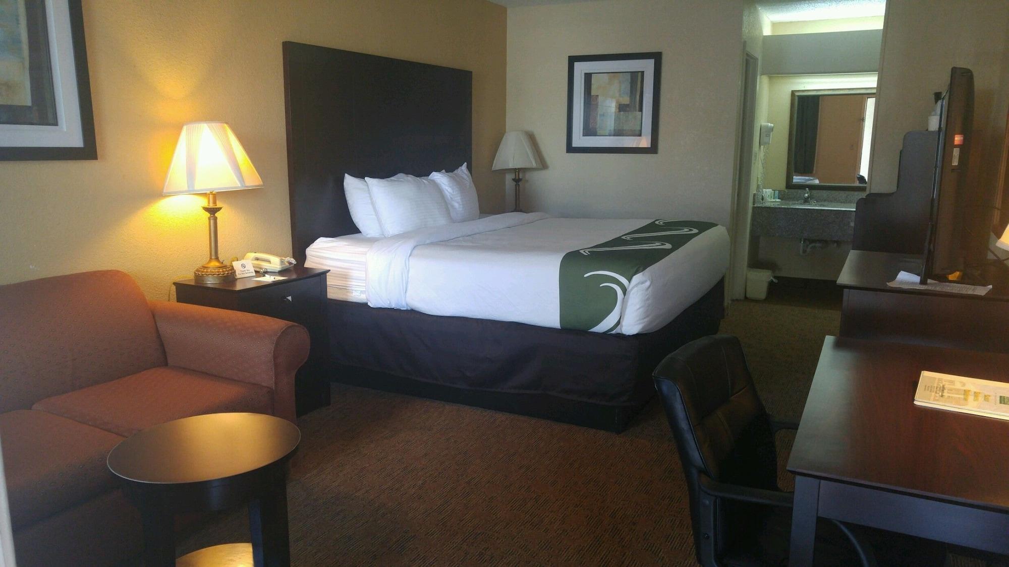 Covington Quality Inn & Suites מראה חיצוני תמונה
