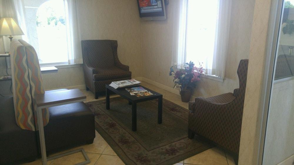 Covington Quality Inn & Suites מראה חיצוני תמונה