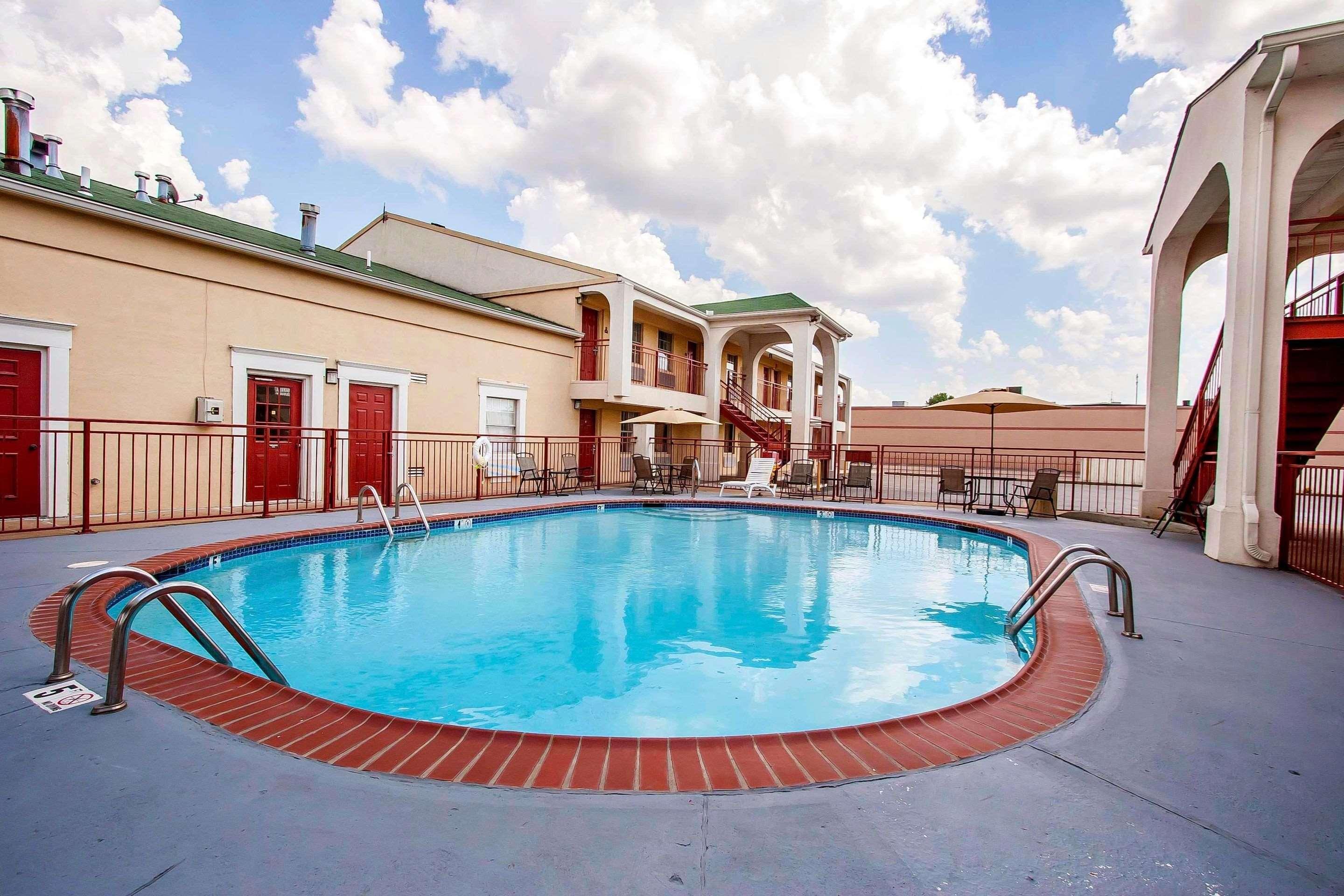 Covington Quality Inn & Suites מראה חיצוני תמונה