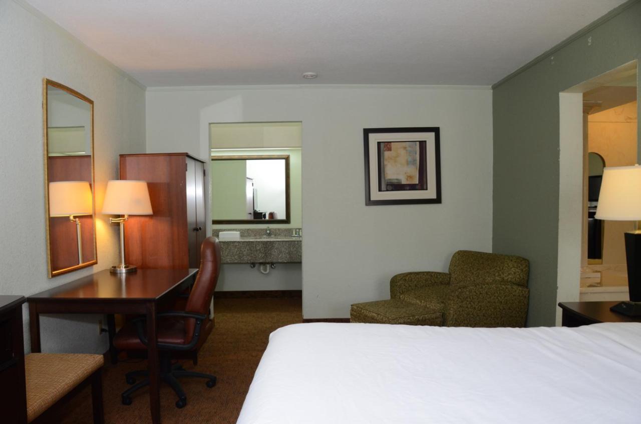 Covington Quality Inn & Suites מראה חיצוני תמונה