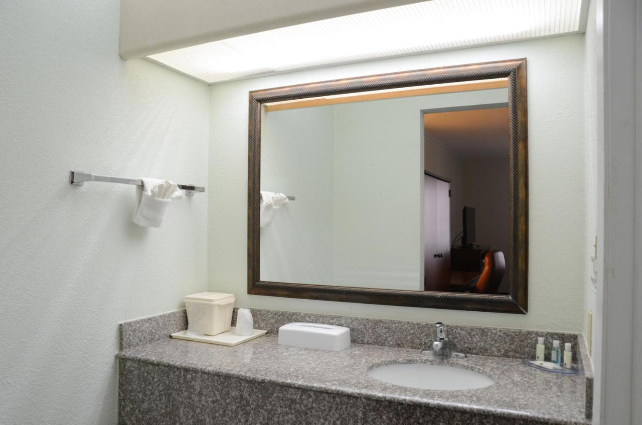 Covington Quality Inn & Suites מראה חיצוני תמונה